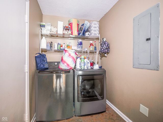 3130 Summerfield Drive, Indianapolis, IN 46214