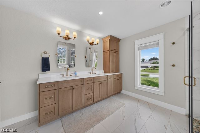 8 NW 36th AVE, Cape Coral, FL 33993