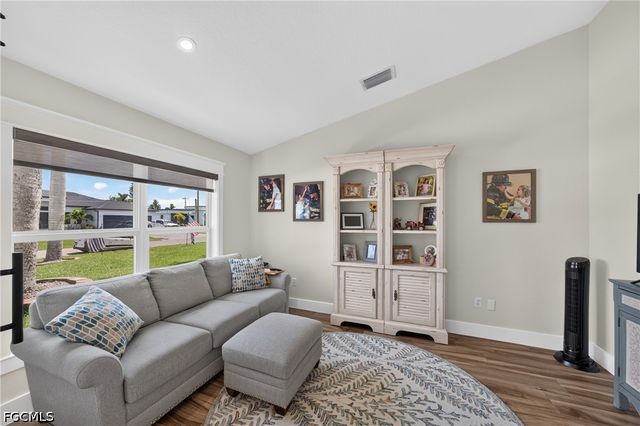 8 NW 36th AVE, Cape Coral, FL 33993