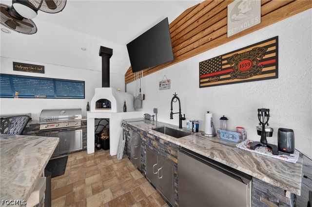 8 NW 36th AVE, Cape Coral, FL 33993