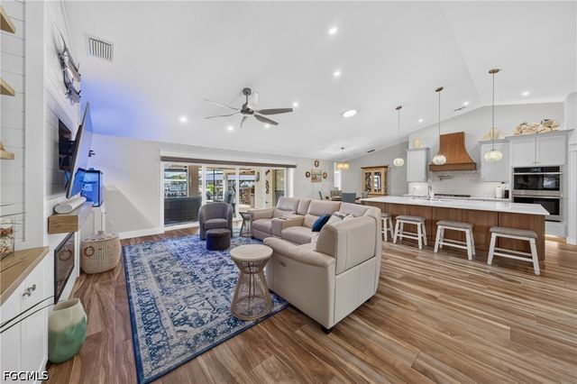 8 NW 36th AVE, Cape Coral, FL 33993