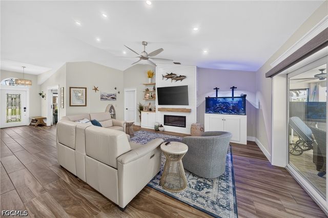 8 NW 36th AVE, Cape Coral, FL 33993