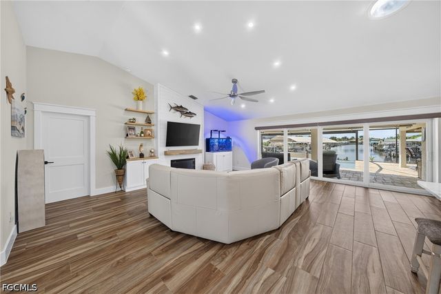 8 NW 36th AVE, Cape Coral, FL 33993