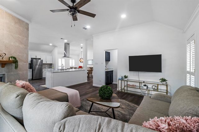 17708 Hillcrest Road, Dallas, TX 75252