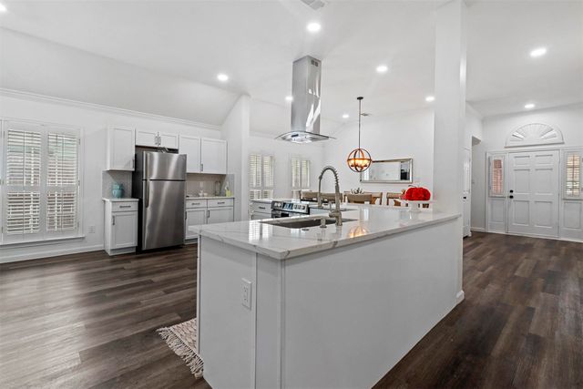 17708 Hillcrest Road, Dallas, TX 75252