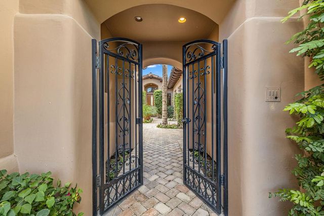 56228 Palms Drive, La Quinta, CA 92253