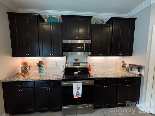 8708 Aspinwall Drive, Charlotte, NC 28216