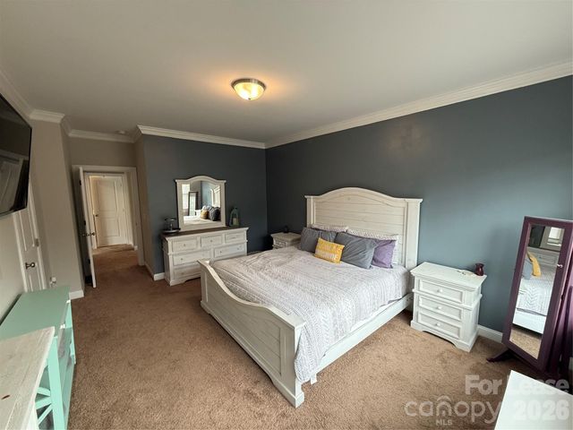 8708 Aspinwall Drive, Charlotte, NC 28216