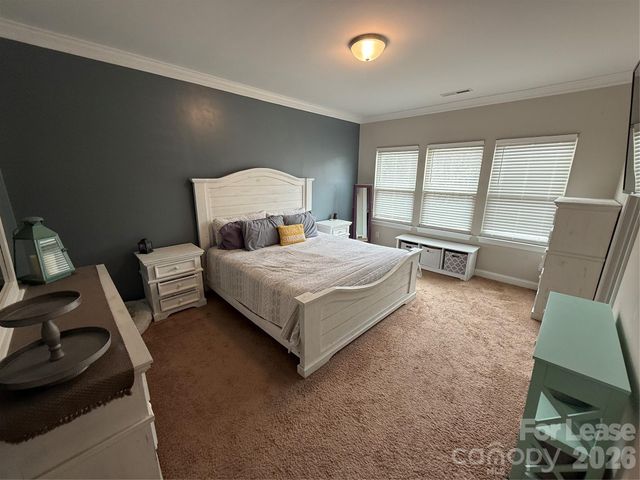 8708 Aspinwall Drive, Charlotte, NC 28216