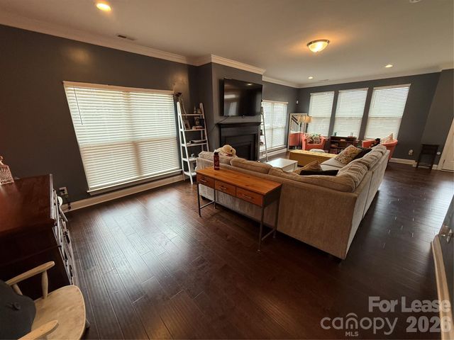 8708 Aspinwall Drive, Charlotte, NC 28216