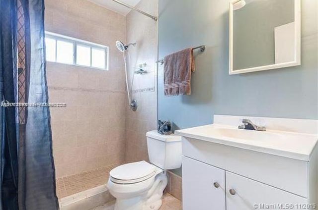 1025 NE 17th Way, Fort Lauderdale, FL 33304