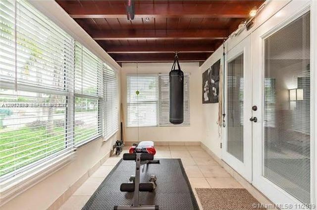 1025 NE 17th Way, Fort Lauderdale, FL 33304