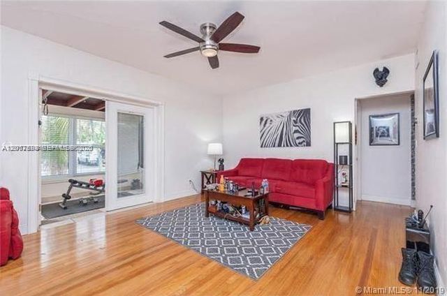 1025 NE 17th Way, Fort Lauderdale, FL 33304
