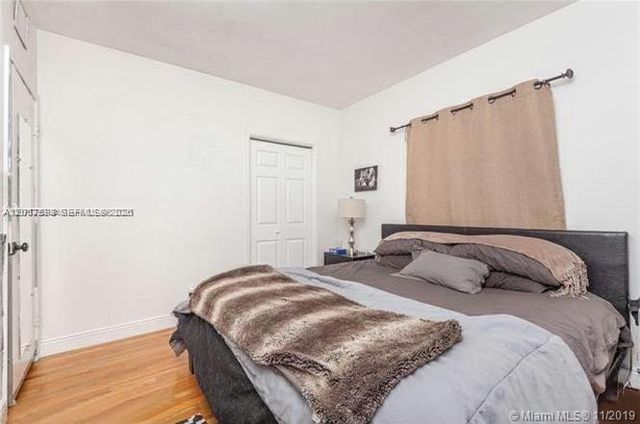 1025 NE 17th Way, Fort Lauderdale, FL 33304