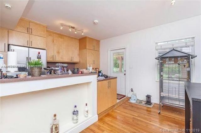 1025 NE 17th Way, Fort Lauderdale, FL 33304