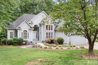 135 Pinecroft Court, Troutman, NC 28166