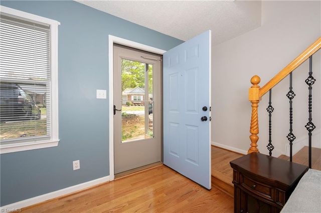 620 Lantern Ridge Drive, Winston-salem, NC 27104