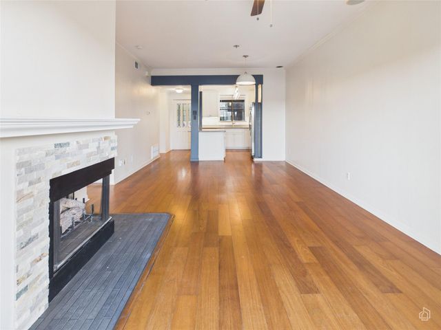 1741 Spyglass DR 2-201, Austin, TX 78746