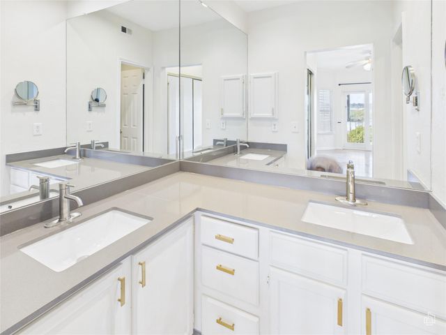 1741 Spyglass DR 2-201, Austin, TX 78746