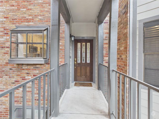 1741 Spyglass DR 2-201, Austin, TX 78746