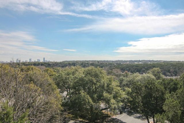 1741 Spyglass DR 2-201, Austin, TX 78746