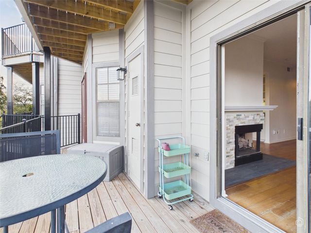 1741 Spyglass DR 2-201, Austin, TX 78746