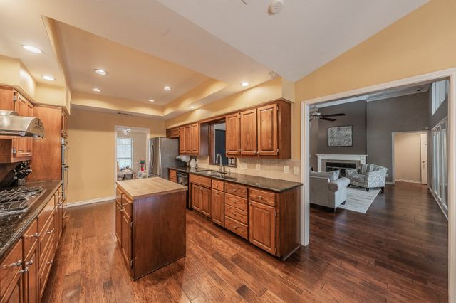 2609 Shadow Ridge Drive, Arlington, TX 76006