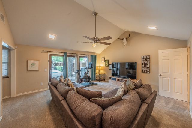 2609 Shadow Ridge Drive, Arlington, TX 76006