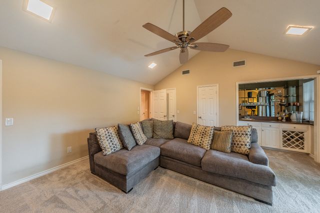 2609 Shadow Ridge Drive, Arlington, TX 76006