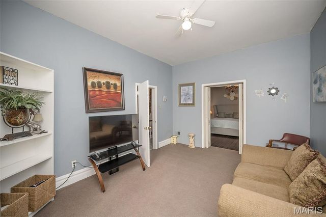 2935 Saint Vincent Avenue, St Louis, MO 63104