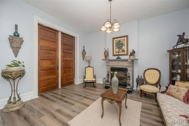 2935 Saint Vincent Avenue, St Louis, MO 63104