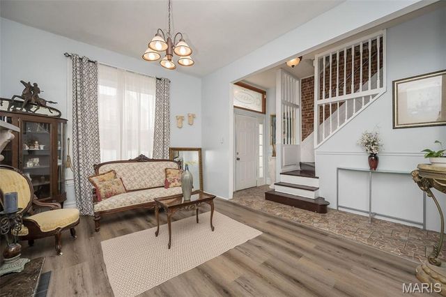 2935 Saint Vincent Avenue, St Louis, MO 63104