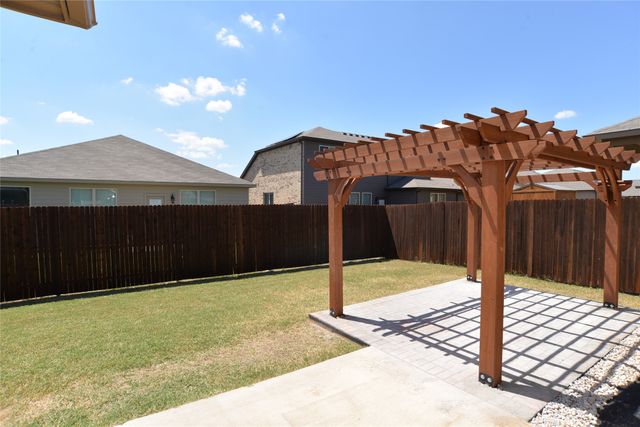213 Emerald Creek Drive, Fort Worth, TX 76131
