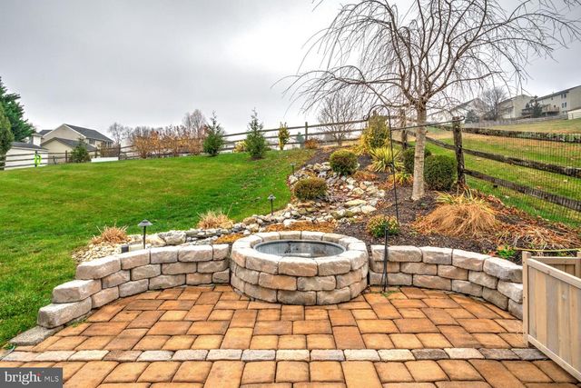 4 CRESTVIEW DR, Reading, PA 19608