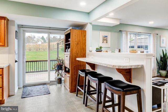 4 CRESTVIEW DR, Reading, PA 19608