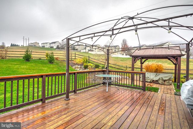 4 CRESTVIEW DR, Reading, PA 19608