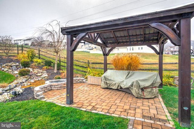 4 CRESTVIEW DR, Reading, PA 19608