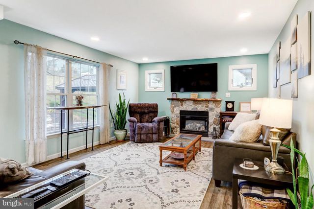 4 CRESTVIEW DR, Reading, PA 19608