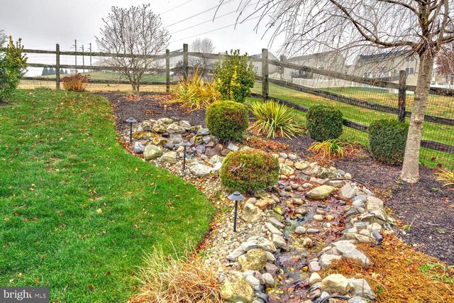 4 CRESTVIEW DR, Reading, PA 19608