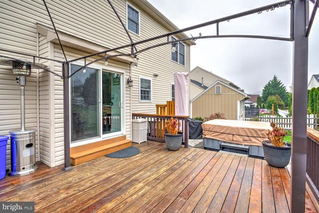 4 CRESTVIEW DR, Reading, PA 19608