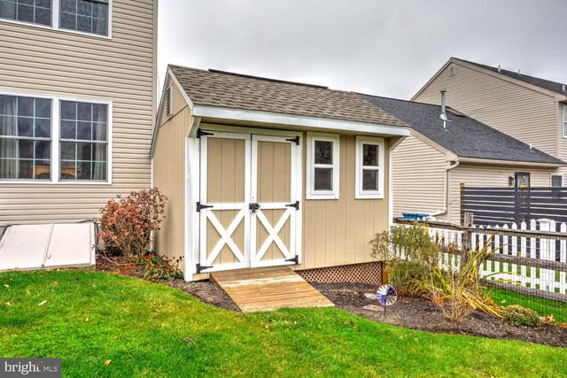 4 CRESTVIEW DR, Reading, PA 19608