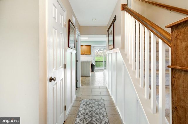 4 CRESTVIEW DR, Reading, PA 19608