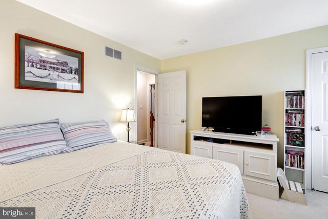 4 CRESTVIEW DR, Reading, PA 19608