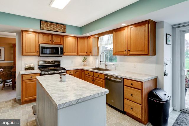 4 CRESTVIEW DR, Reading, PA 19608