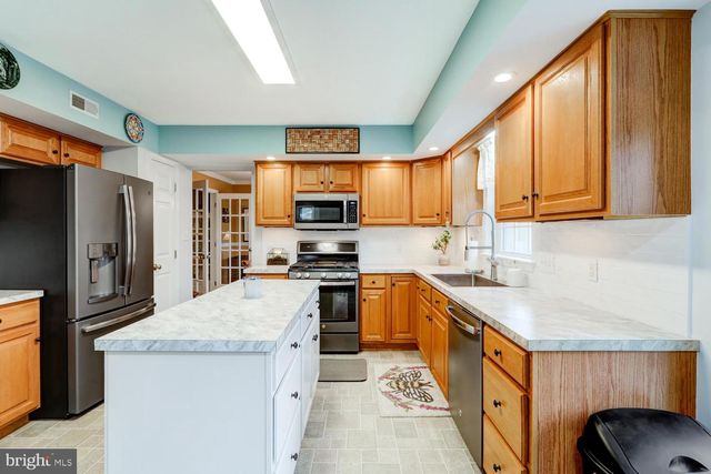 4 CRESTVIEW DR, Reading, PA 19608