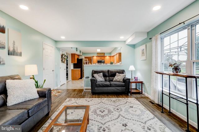 4 CRESTVIEW DR, Reading, PA 19608