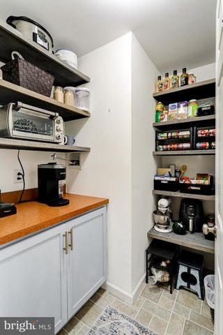 4 CRESTVIEW DR, Reading, PA 19608