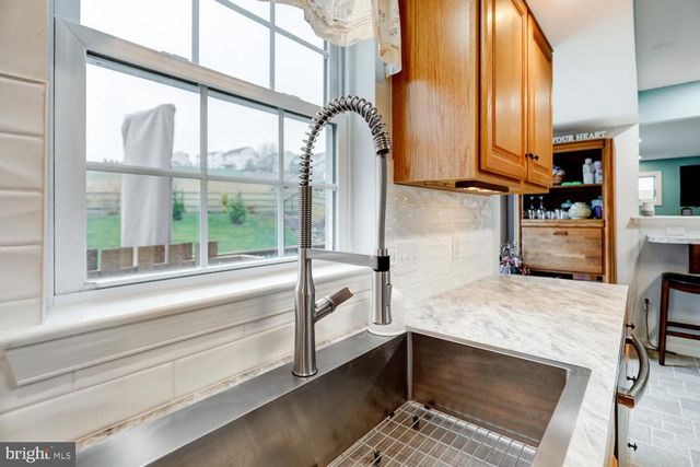 4 CRESTVIEW DR, Reading, PA 19608