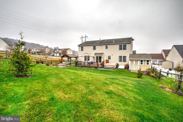 4 CRESTVIEW DR, Reading, PA 19608