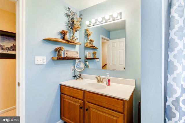 4 CRESTVIEW DR, Reading, PA 19608